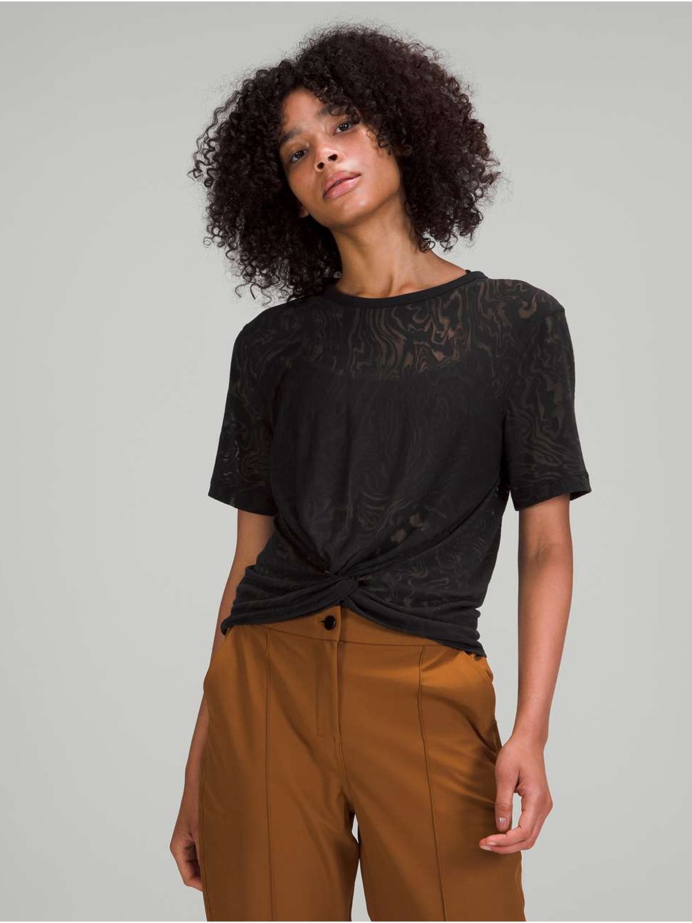 Lululemon Crescent Tee *Veil
Black Size 4